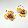 boucles oreilles pate fimo argile polymere resine uv fait main piece unique jadoretesboucles j'adore tes boucles jtb acier inoxydable vendée créatrice française made in France  jaune moutarde anneaux créoles fines coeur bordeaux fleur or