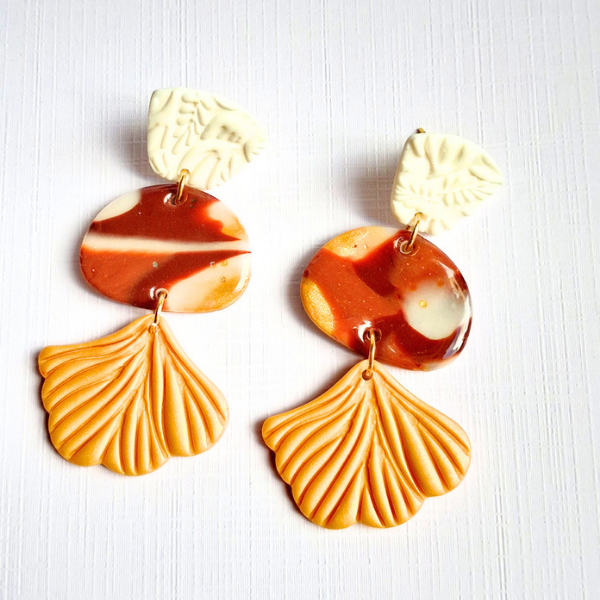 boucles oreilles pate fimo argile polymere resine uv fait main piece unique jadoretesboucles j'adore tes boucles jtb acier inoxydable vendée créatrice française made in France resine UV automne marron or blanc ginko