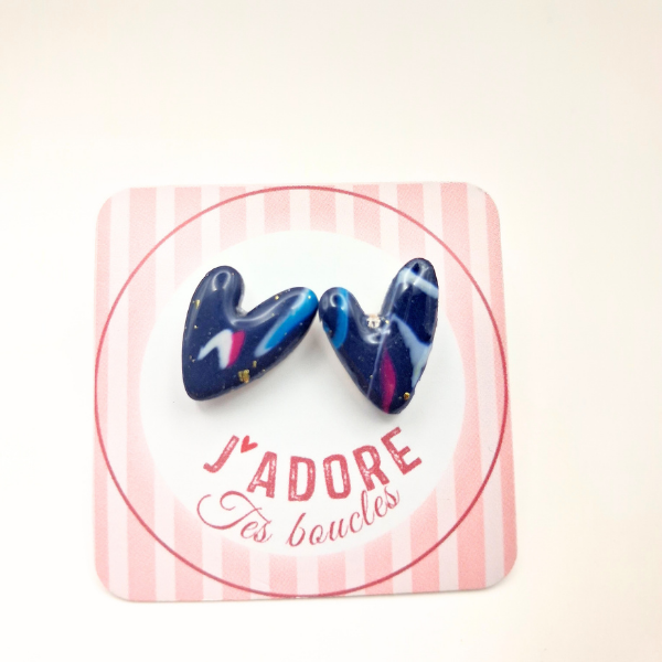 boucles oreilles clou pate fimo argile polymere resine uv fait main piece unique jadoretesboucles j'adore tes boucles jtb acier inoxydable vendée créatrice française made in France bleu coeur marine assymétrique