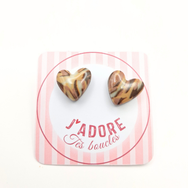 boucles oreilles clou pate fimo argile polymere resine uv fait main piece unique jadoretesboucles j'adore tes boucles jtb acier inoxydable vendée créatrice française made in France coeur marron tigré graou