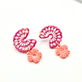 boucles oreilles pate fimo argile polymere resine uv fait main piece unique jadoretesboucles j'adore tes boucles jtb acier inoxydable vendée créatrice française made in France  fuchsia clou petite fleur saumon