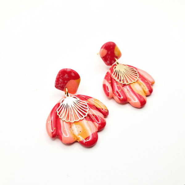boucles oreilles pate fimo argile polymere resine uv fait main piece unique jadoretesboucles j'adore tes boucles jtb acier inoxydable vendée créatrice française made in France coquillage rouge saumon jaune