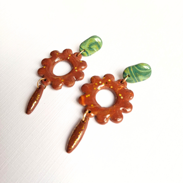 boucles oreilles pate fimo argile polymere resine uv fait main piece unique jadoretesboucles j'adore tes boucles jtb acier inoxydable vendée créatrice française made in France fleur marron vert automne