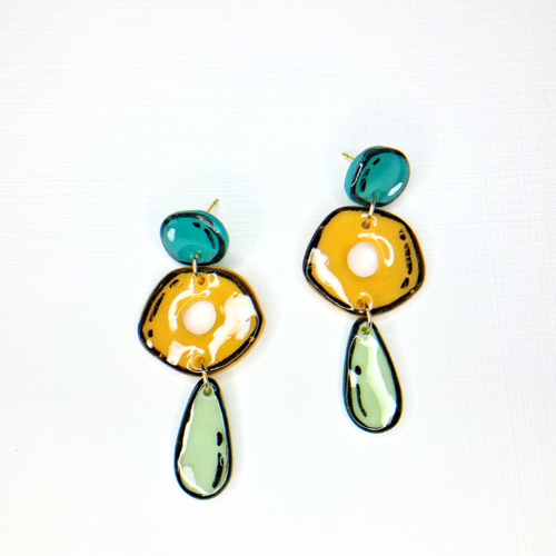 boucles oreilles pate fimo argile polymere resine uv fait main piece unique jadoretesboucles j'adore tes boucles jtb acier inoxydable vendée créatrice française made in France bleu vert jaune comics bd donut