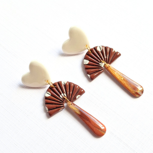 boucles oreilles pate fimo argile polymere resine uv fait main piece unique jadoretesboucles j'adore tes boucles jtb acier inoxydable vendée créatrice française made in France resine UV automne coeur eventail marron pois blanc 