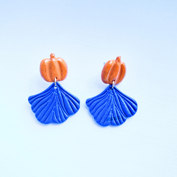boucles oreilles pate fimo argile polymere resine uv fait main piece unique jadoretesboucles j'adore tes boucles jtb acier inoxydable vendée créatrice française made in France bleu orange citrouille halloween automne
