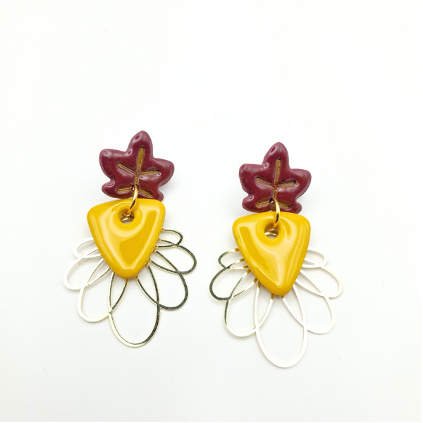 boucles oreilles pate fimo argile polymere resine uv fait main piece unique jadoretesboucles j'adore tes boucles jtb acier inoxydable vendée créatrice française made in France triangle jaune moutarde feuille automne bordeaux