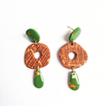 boucles oreilles pate fimo argile polymere resine uv fait main piece unique jadoretesboucles j'adore tes boucles jtb acier inoxydable vendée créatrice française made in France donut marron imitation bois vert