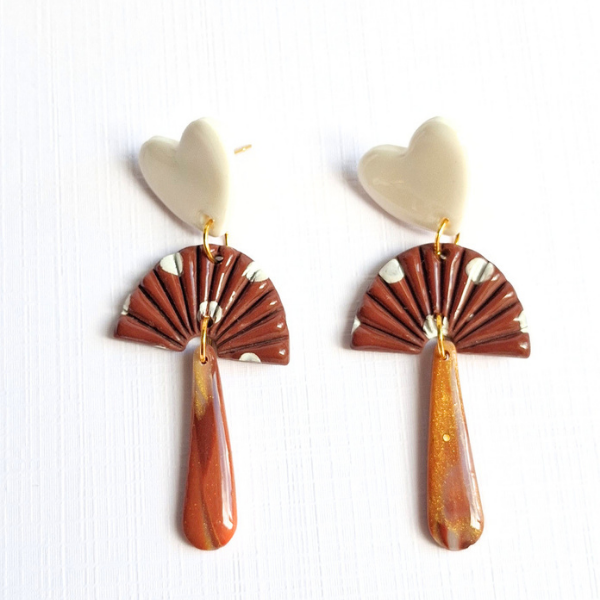 boucles oreilles pate fimo argile polymere resine uv fait main piece unique jadoretesboucles j'adore tes boucles jtb acier inoxydable vendée créatrice française made in France resine UV automne coeur eventail marron pois blanc 