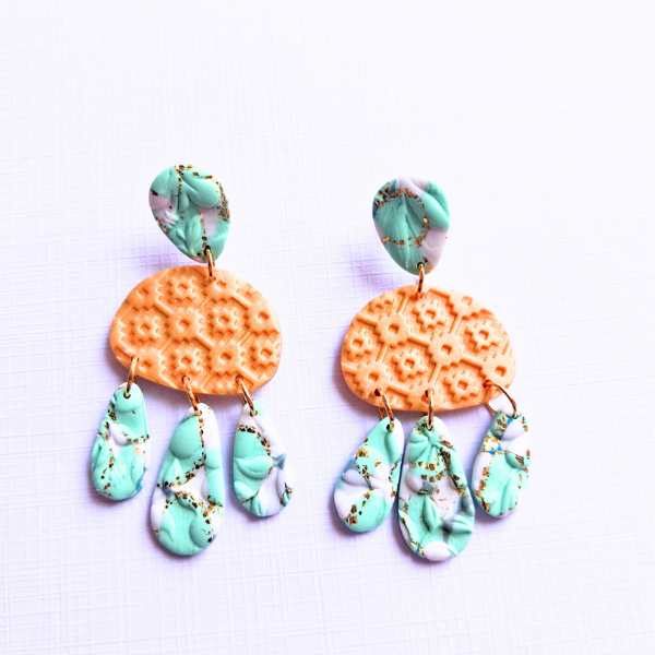 boucles oreilles pate fimo argile polymere resine uv fait main piece unique jadoretesboucles j'adore tes boucles jtb acier inoxydable vendée créatrice française made in France gaby or bleu glacier 