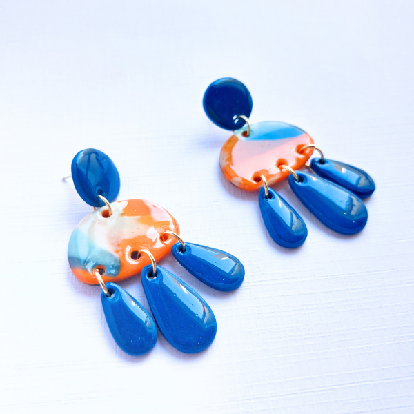boucles oreilles pate fimo argile polymere resine uv fait main piece unique jadoretesboucles j'adore tes boucles jtb acier inoxydable vendée créatrice française made in France bleu canard orange gaby