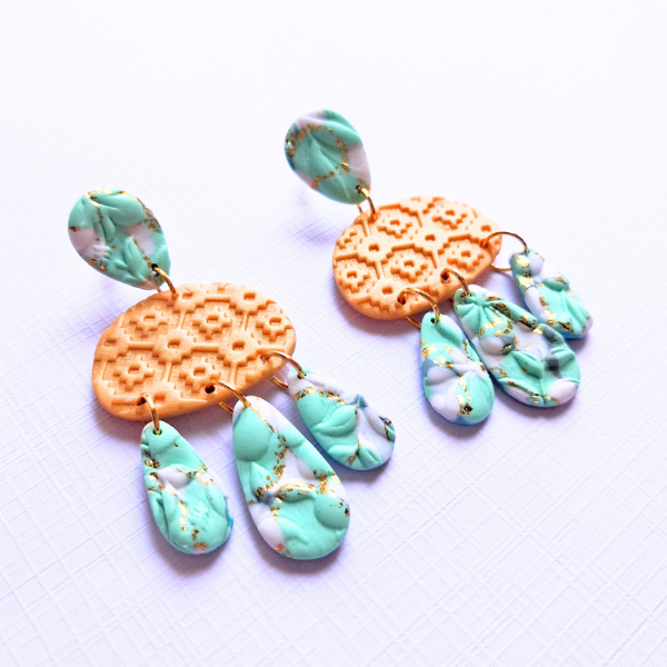 boucles oreilles pate fimo argile polymere resine uv fait main piece unique jadoretesboucles j'adore tes boucles jtb acier inoxydable vendée créatrice française made in France gaby or bleu glacier 