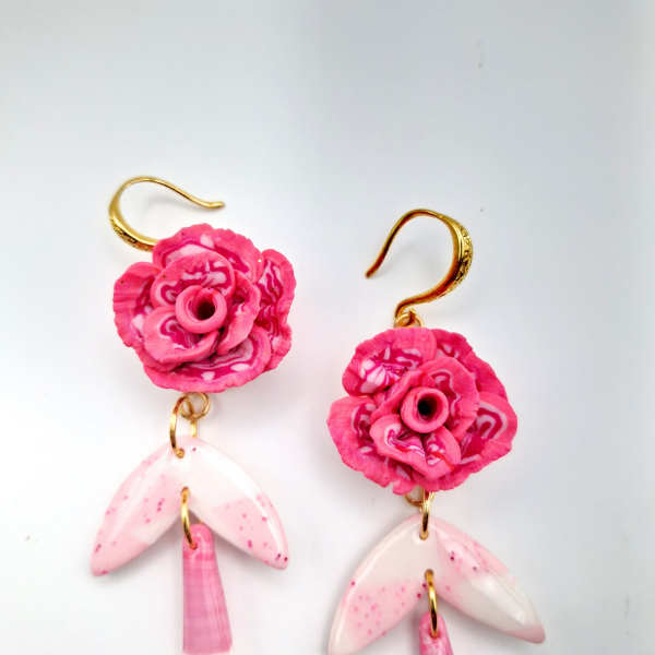 boucles oreilles pate fimo argile polymere resine uv fait main piece unique jadoretesboucles j'adore tes boucles jtb acier inoxydable vendée créatrice française made in France  fuchsia rose blanc fleur pendantes