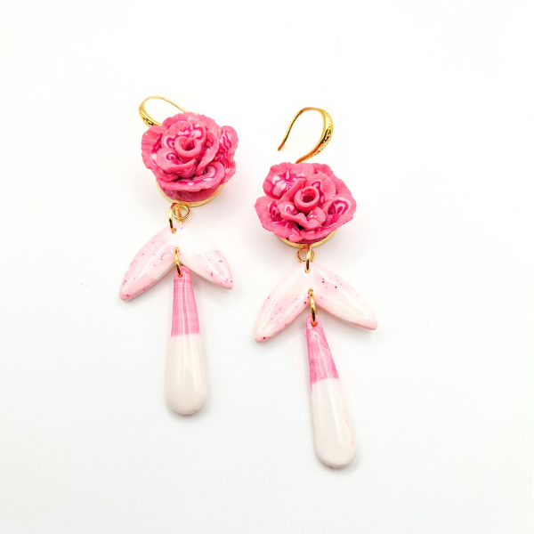boucles oreilles pate fimo argile polymere resine uv fait main piece unique jadoretesboucles j'adore tes boucles jtb acier inoxydable vendée créatrice française made in France  fuchsia rose blanc fleur pendantes