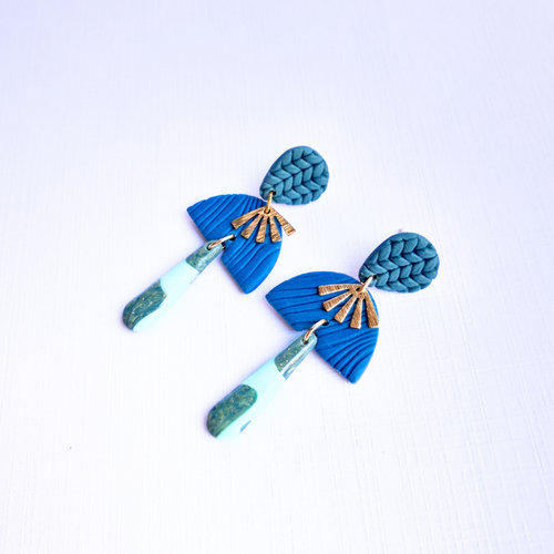 boucles oreilles pate fimo argile polymere resine uv fait main piece unique jadoretesboucles j'adore tes boucles jtb acier inoxydable vendée créatrice française made in France resine UV bleu canard pendantes