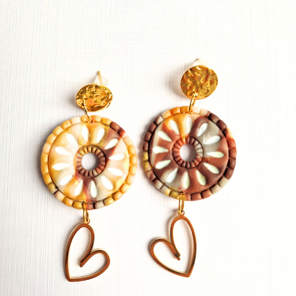 boucles oreilles pate fimo argile polymere resine uv fait main piece unique jadoretesboucles j'adore tes boucles jtb acier inoxydable vendée créatrice française made in France resine UV automne marron or rond coeur rory