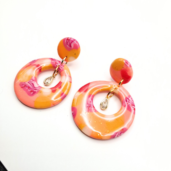 boucles oreilles pate fimo argile polymere resine uv fait main piece unique jadoretesboucles j'adore tes boucles jtb acier inoxydable vendée créatrice française made in France  rond zirconium rose fuchsia jaune