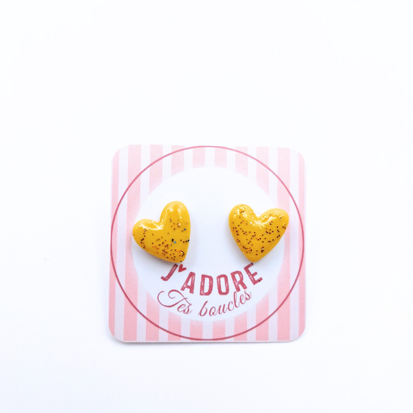 boucles oreilles clou pate fimo argile polymere resine uv fait main piece unique jadoretesboucles j'adore tes boucles jtb acier inoxydable vendée créatrice française made in France coeur  jaune moutarde paillettes