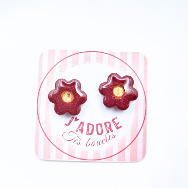 boucles oreilles clou pate fimo argile polymere resine uv fait main piece unique jadoretesboucles j'adore tes boucles jtb acier inoxydable vendée créatrice française made in France fleur bordeaux