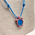 collier tortue argile polymère cordon nylon réglable unisexe intergénérationnel fait main créatrice française Vendée surf plage vacances vieux rose bleu